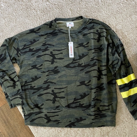 NWT Sundry Camo Stripe Sweatshirt Small - Picture 2 of 2